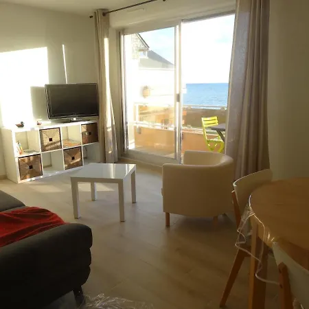 3 Pieces Avec Vue Sur Et Port *