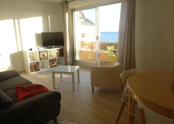 3 Pieces Avec Vue Sur Et Port *