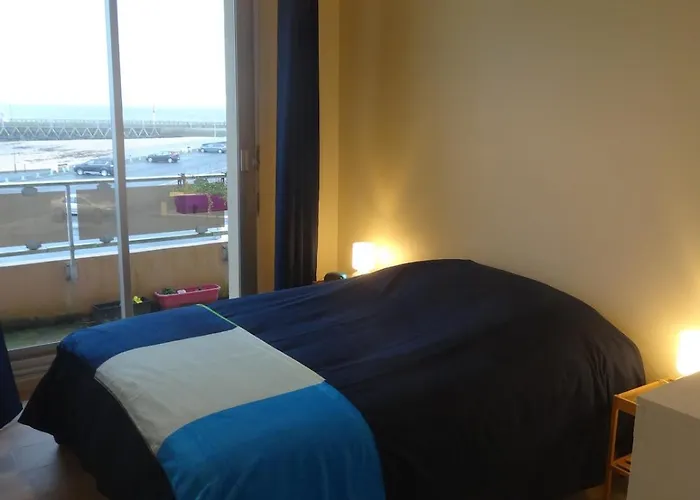 3 Pieces Avec Vue Sur Et Port