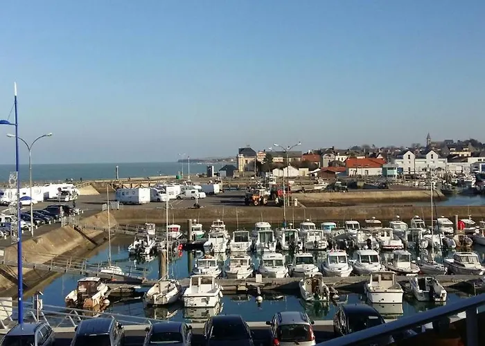 3 Pieces Avec Vue Sur Et Port * גראנדקמפ-מייס